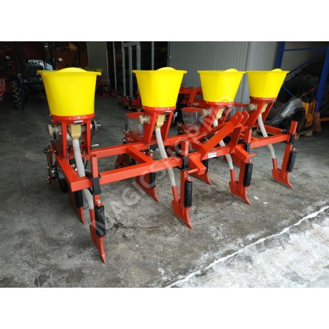 Semanatoarea de porumb 4 randuri și fertilizare integrată